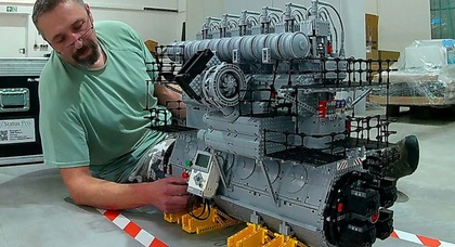 This Lego Technic enthusiast's massive diesel engines will blow you away