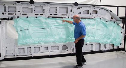 Ford Transit получит пятиметровою подушку безопасности 
