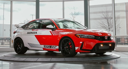 Honda enthüllt 2023 Civic Type R Pace Car für Indycar-Rennen in Florida