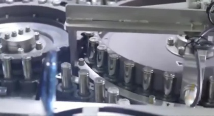 Tesla показала как выпускает «батарейки» для электромобилей