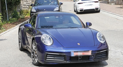 Новое купе Porsche 911 заметили без камуфляжа