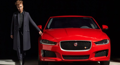 Jaguar опубликовал первое фото седана XE