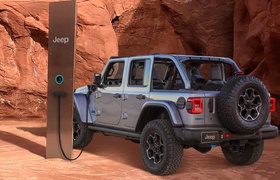 Секрет «таинственного обелиска»: Jeep показал монолит зарядной станцией для Wrangler PHEV