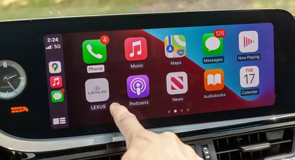 Отсутствие Apple CarPlay или Android Auto является решающим фактором для трети покупателей новых автомобилей
