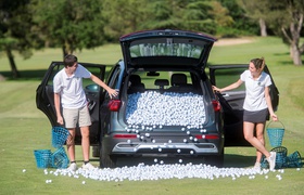 Seat измерил объем багажника кроссовера Tarraco мячами для гольфа 