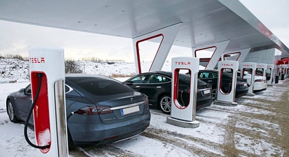 Клиентам Tesla придется покупать электричество на станциях Supercharger
