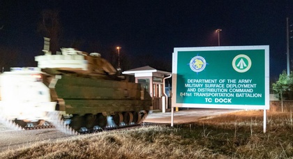Le premier envoi de 60 véhicules de combat Bradley part pour l'Ukraine