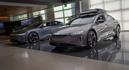 Lucid Motors Begins Deliveries of Entry-Level Air Pure Model, Despite Production and Stock Struggles