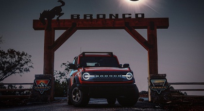 Ford stellt am Tag der Sonnenfinsternis das Bronco Raptor Blackout Package vor