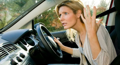 Половина британских автовладельцев не знает, куда заливать жидкость стеклоомывателя
