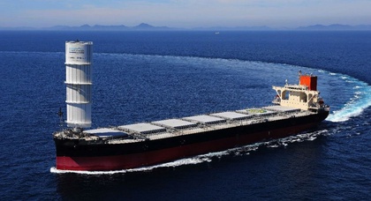 Das weltweit erste große, teilweise windbetriebene Frachtschiff fährt von Japan nach Australien