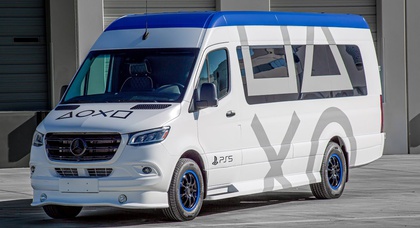 West Coast Customs baut eine mobile Videospiel-Lounge f?r Sony in einem Mercedes-Benz Sprinter Van