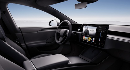 Regular Steering Wheel Returns to Model S and X