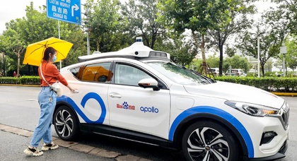 Systemausfall bei Baidu Apollo Go: Robotaxis in Wuhan blockieren Straßen