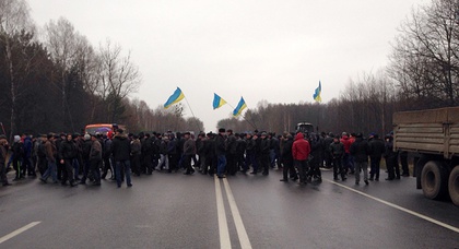 Протестующие аграрии заблокировали крупнейшие трассы Украины