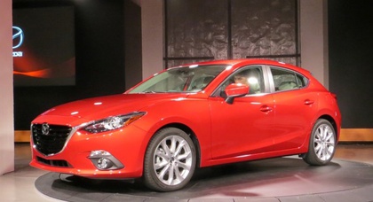 Живые фото Mazda3 (18 штук) 