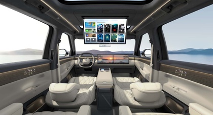 Volkswagen zeigt das Interieur des ID. Era 9X mit drei Displays und Projektionen