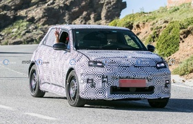 2024 La Renault 5 aperçue pour la première fois dans une carrosserie de série