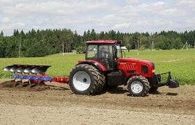В Минске всего за $5 можно поучаствовать в сборке трактора «Беларус»