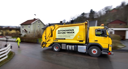 Volvo Trucks и Renova испытывают мусоровоз с автопилотом