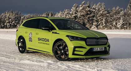 Škoda Enyaq RS iV sets two Guinness world records titles with 7.351 km ice drift