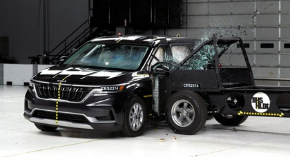 Kia Carnival minivan updated to prevent second-row seats from collapsing in a crash