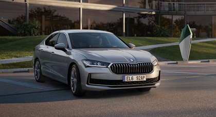 Skoda Superb Hatch iV PHEV представлений офіційно. Запас ходу на електротязі до 120 км