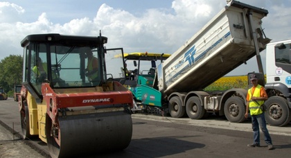 На украинских дорогах ликвидировано 45% ям