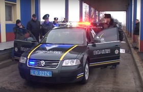 Автомобили ГАИ Одессы загримировали под полицейские