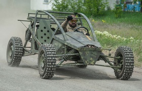 Les forces armées ukrainiennes maîtrisent les buggies et autres véhicules tout-terrain légers