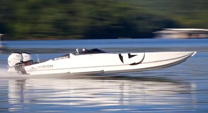 C'est le bateau électrique le plus rapide sans carburant fossile sur Terre. Il vient d'établir un nouveau record de vitesse de 109 mph