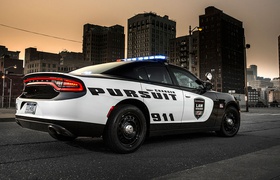 Полицейские Dodge Charger Persuit адаптировали для работы в Австрали