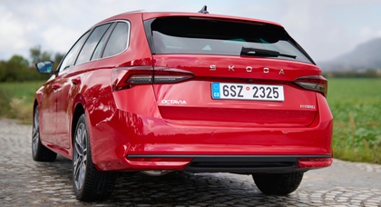 Škoda Octavia отримала перший для марки повний гібрид