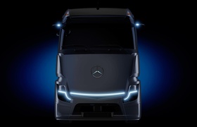 Mercedes-Benz testet Elektro-Lkw eActros LongHaul mit Amazon und Rhenus 