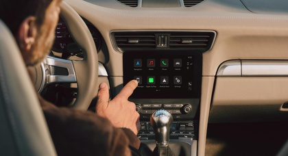 Porsche представила бездротовий CarPlay для «майбутньої класики» — 911, Boxster та Cayman