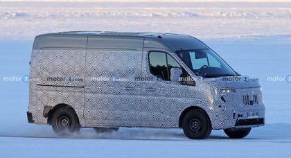 Prototypes of the new Renault Master spotted in various modifications