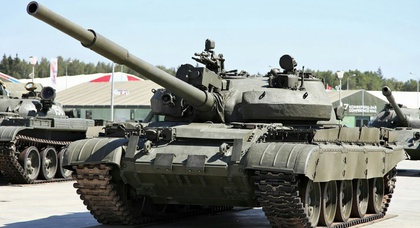 Волонтеры превращают трофейные российские танки Т-62 в тяжелые боевые машины пехоты