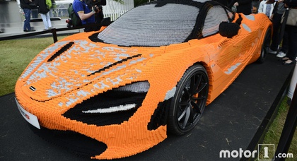 Полноразмерную копию McLaren 720S собрали из Lego