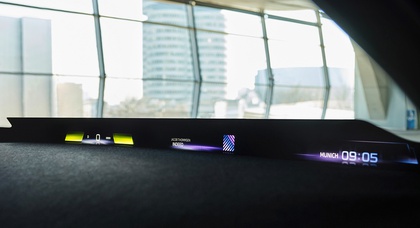 L'affichage tête haute panoramique du pare-brise de BMW sera produit en série en 2025