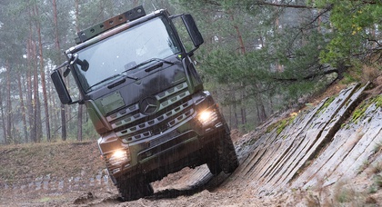 The Bundeswehr has ordered a large batch of Mercedes Arocs 6x6 trucks from Daimler Truck