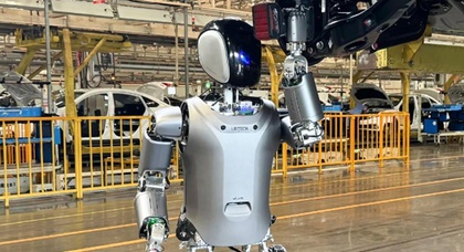 Китайська Dongfeng Motors впроваджує на конвеєрі людиноподібного робота зі штучним інтелектом