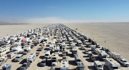 Verkehrsalptraum am Ende von Burning Man