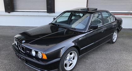 Найден практически новый BMW M5 E34 с пробегом меньше двух тысяч километров