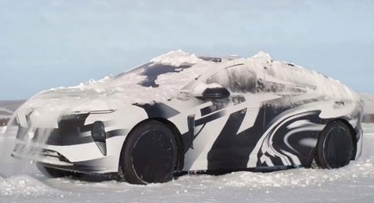 Sehen Sie, wie der NIO ET9 dank des SkyRide Smart Chassis den Schnee abschüttelt 