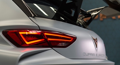 Seat показал как создавался гоночный электрокар Cupra e-Racer