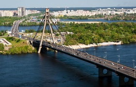 Движение транспорта по Московскому мосту ограничат 
