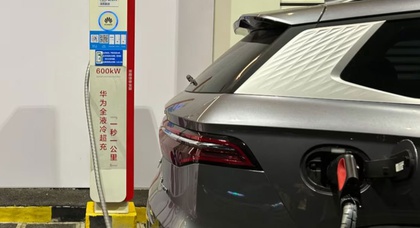 Huawei увеличит скорость зарядки батареи электромобиля до 1 км в секунду