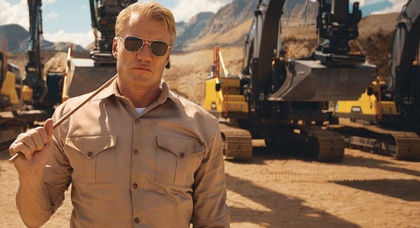Новая реклама Volvo: Дольф Лундгрен заставил экскаваторы отжиматься и подтягиваться