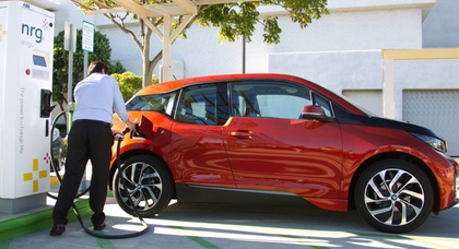 В компании BMW дешёвую нефть назвали врагом электромобилей