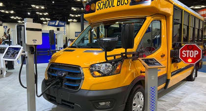 Ford stellt seinen ersten vollelektrischen Schulbus auf der Basis des E-Transit Van vor